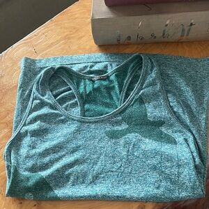 Oiselle wings out 2.0 tank top women’s size M